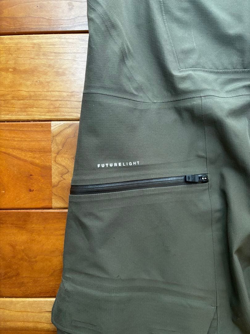 THE NORTH FACE ビブパンツ（FUTURELIGHT）