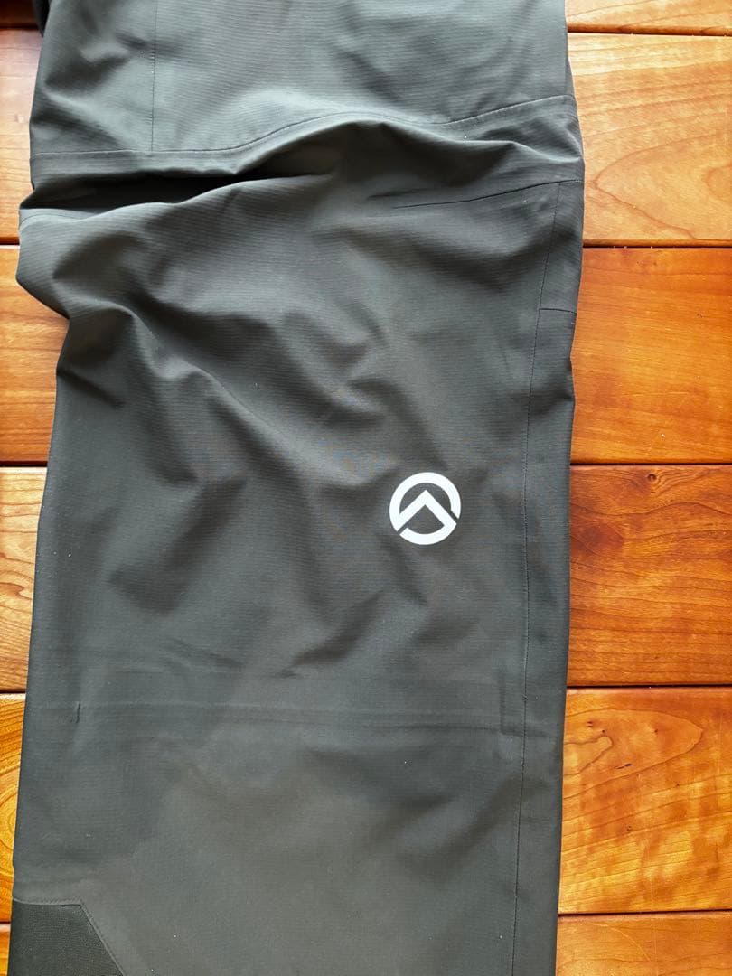 THE NORTH FACE ビブパンツ（FUTURELIGHT）