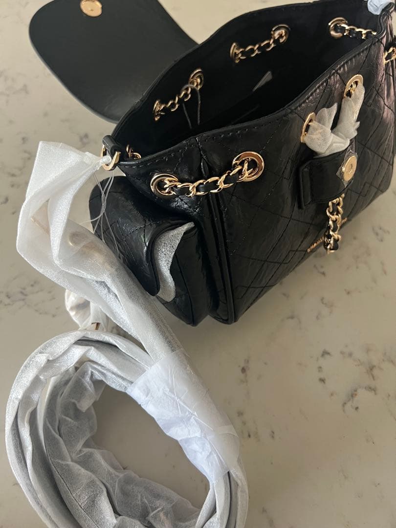 〈新品〉CHARLES&KEITH Duo 2wayフロントフラップバックパック