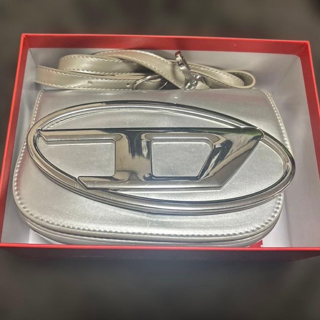 diesel レディース　カウレザーショルダーバッグ　箱付き可　値下げ可