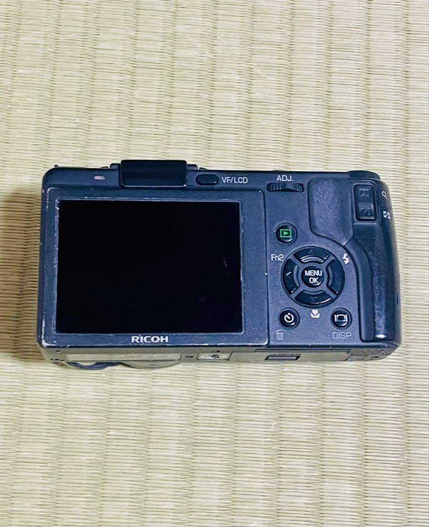 RICOH GX200 ブラック コンパクトデジタルカメラ　動作未確認