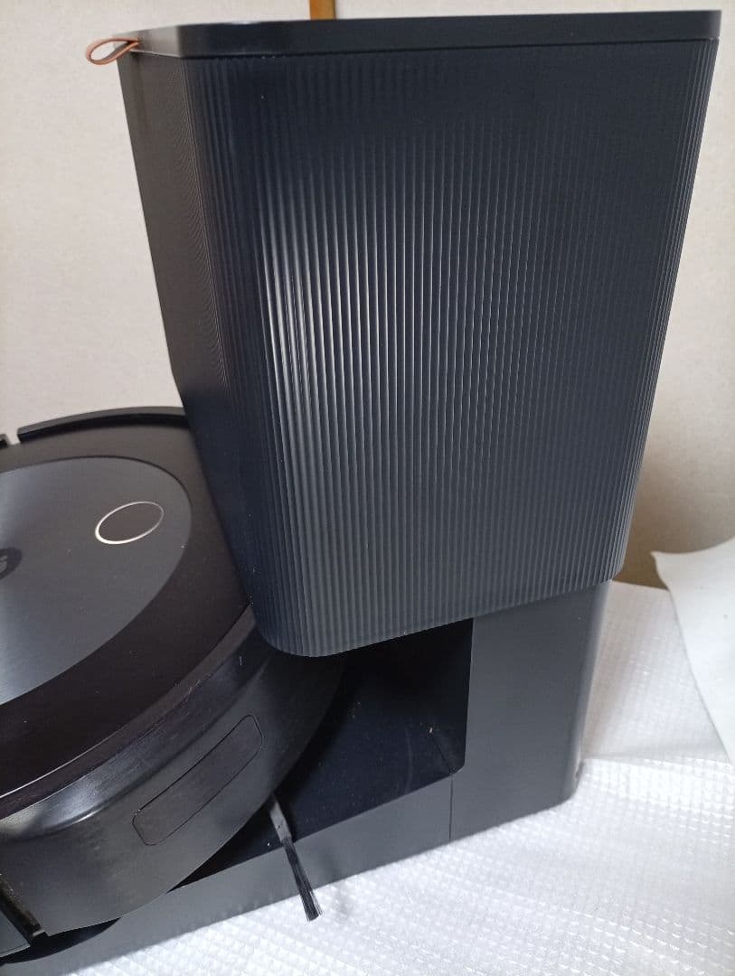 iRobot Roomba J7 本体 充電ステーション付き　作動良好 自動掃除