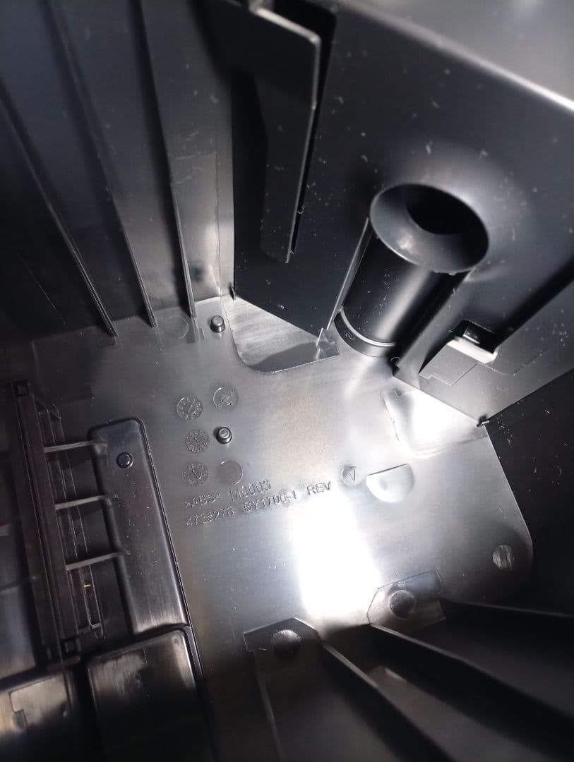 iRobot Roomba J7 本体 充電ステーション付き　作動良好 自動掃除