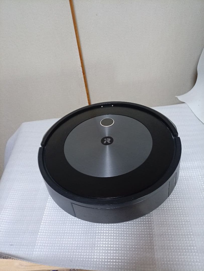 iRobot Roomba J7 本体 充電ステーション付き　作動良好 自動掃除