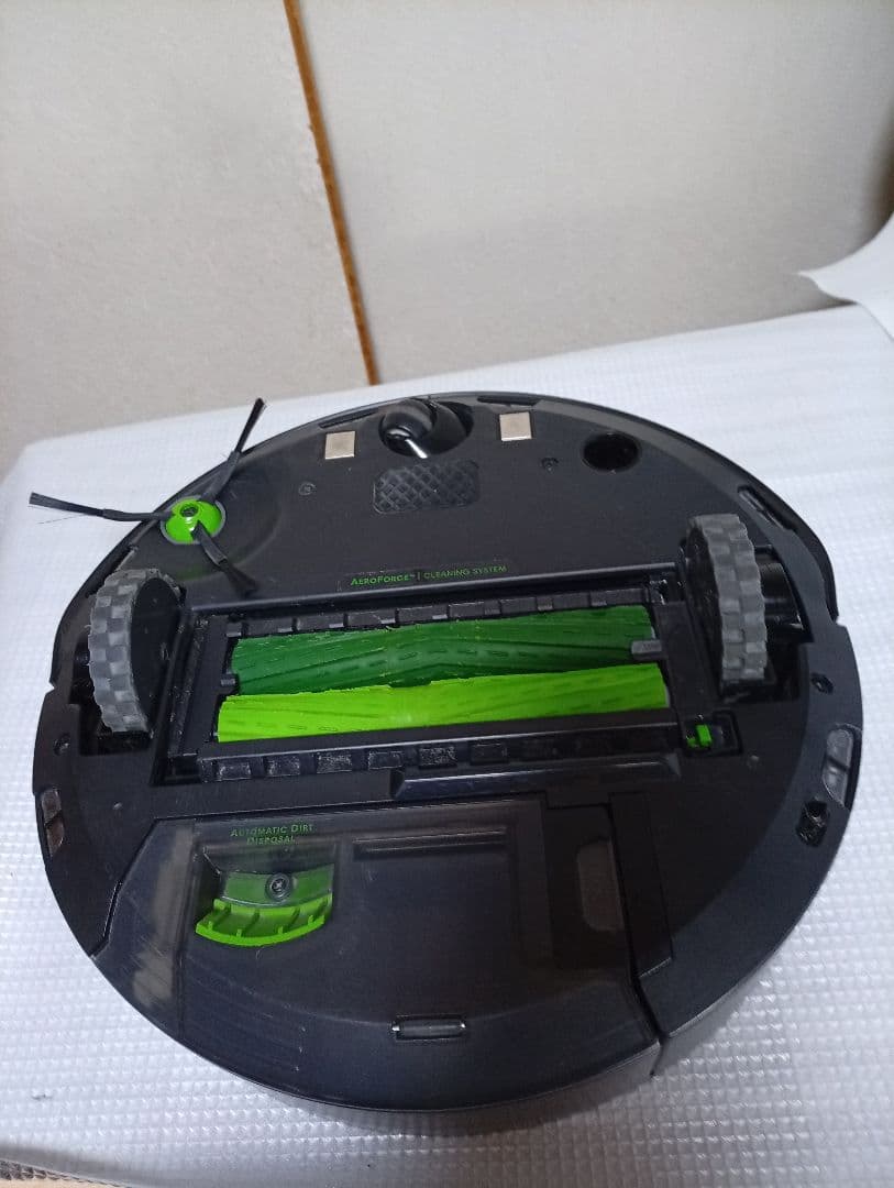 iRobot Roomba J7 本体 充電ステーション付き　作動良好 自動掃除