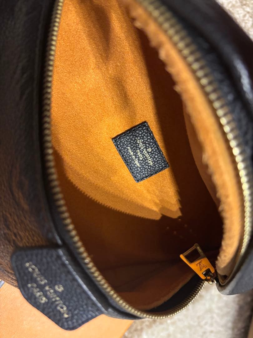 LV バムバッグ　商品コード:B (M44812)