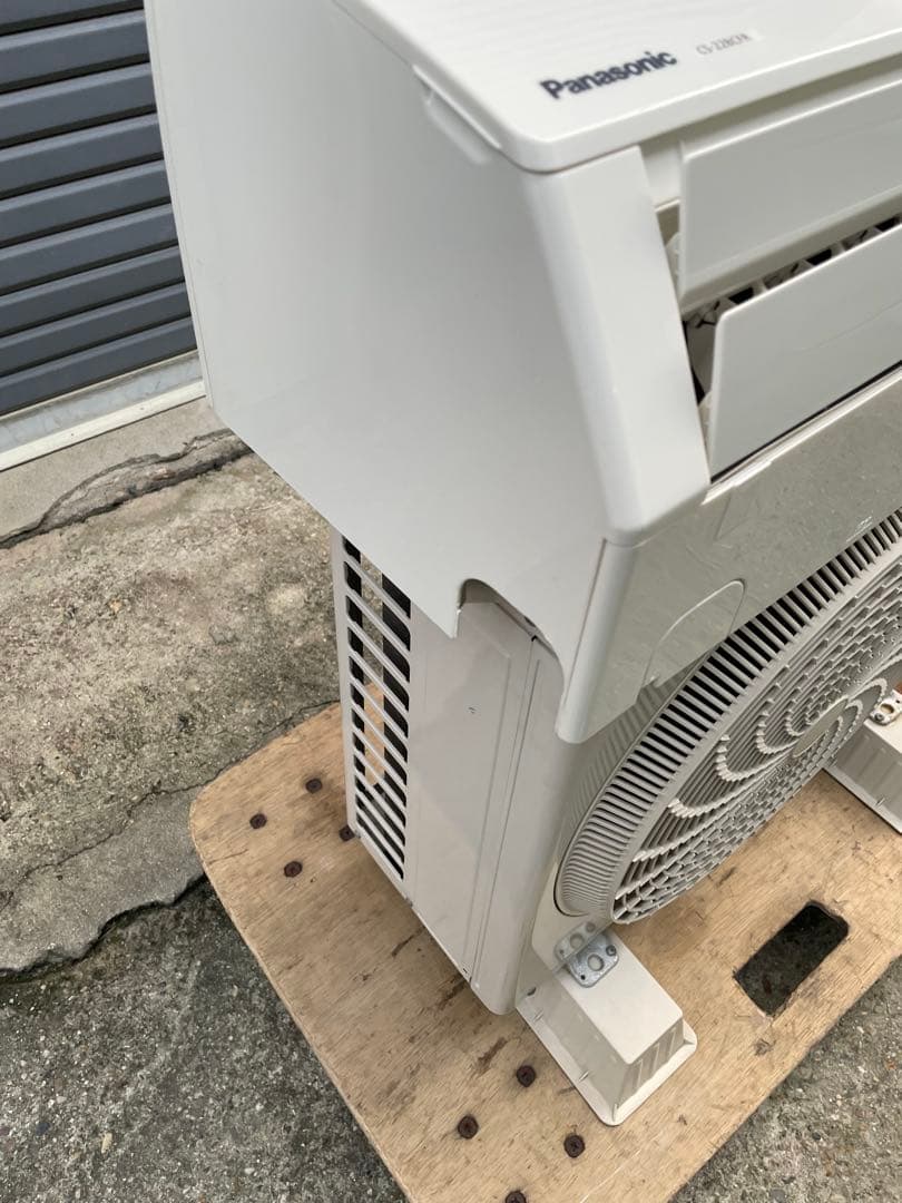 割と綺麗　Panasonic 6畳用エアコン　エオリア　CS-228CFR