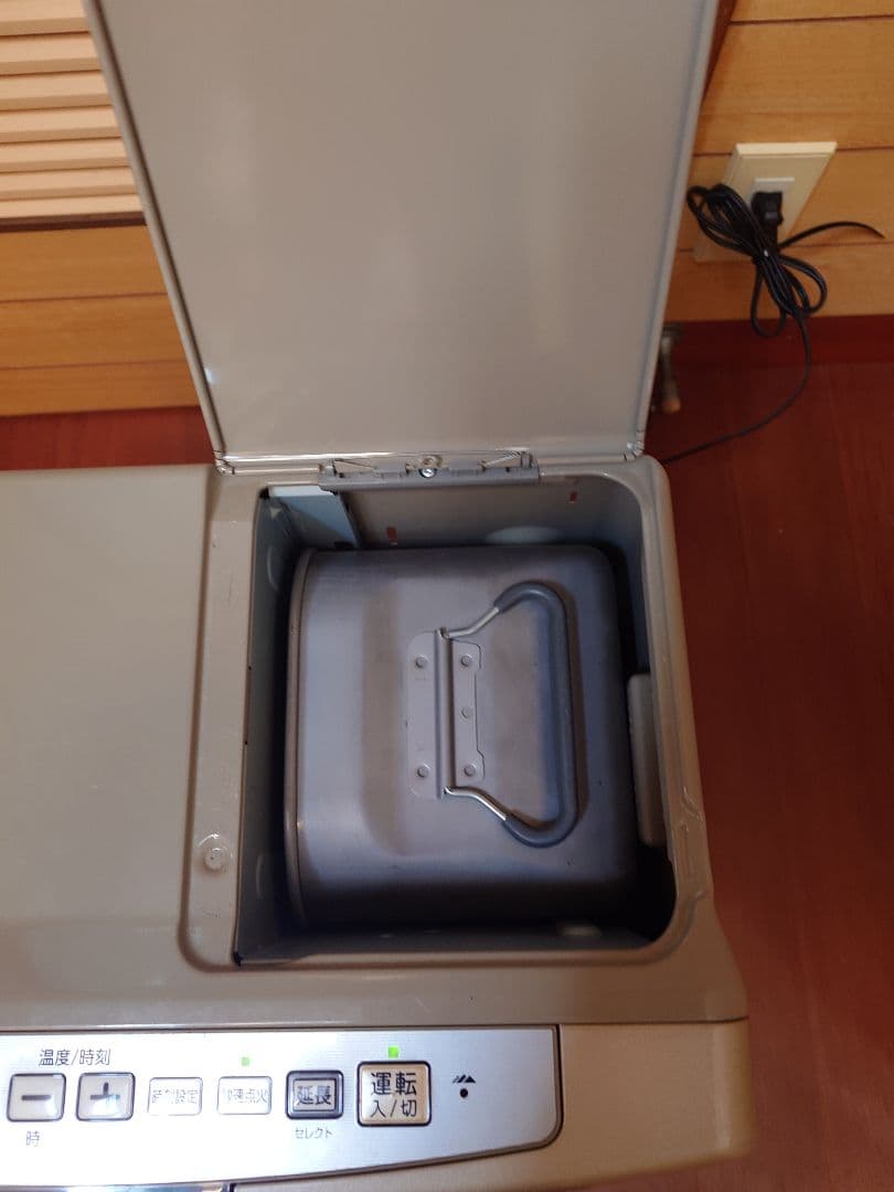 CORONA石油ファンヒーター シャッター付き。