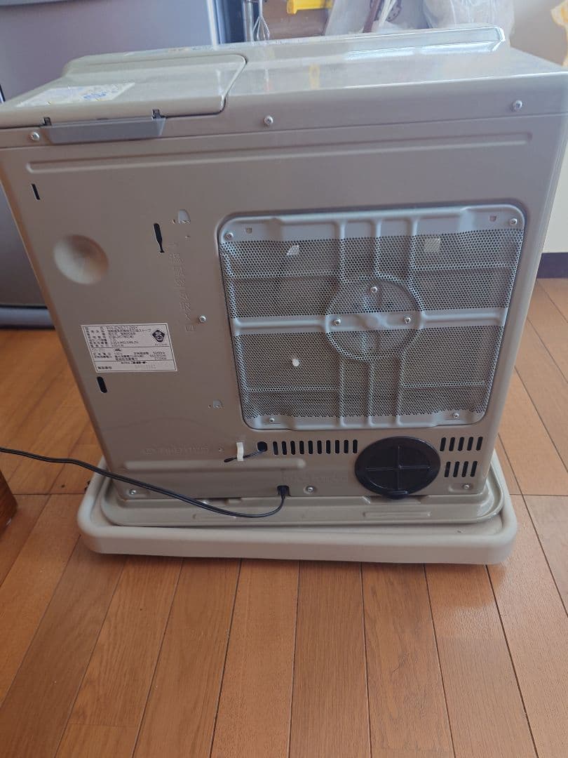 CORONA石油ファンヒーター シャッター付き。