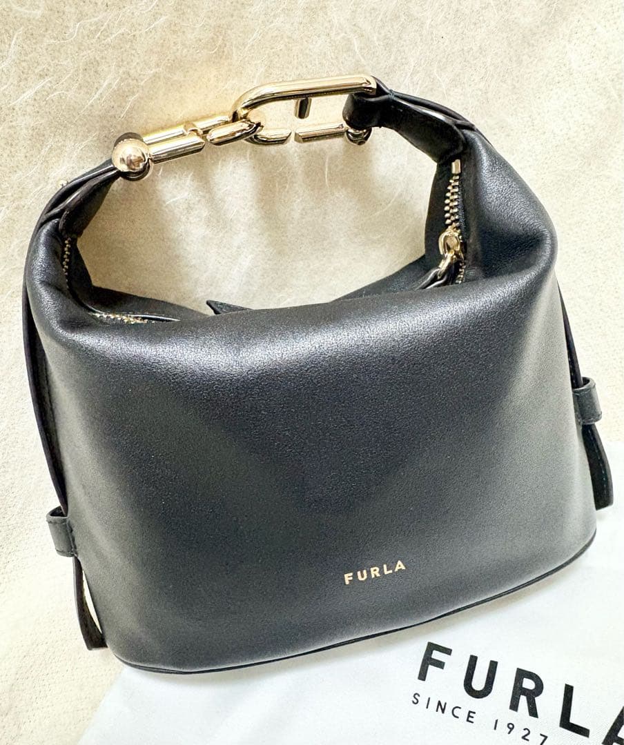 フルラ FURLA NUVOLA ミニバッグ ハンドバッグ　黒