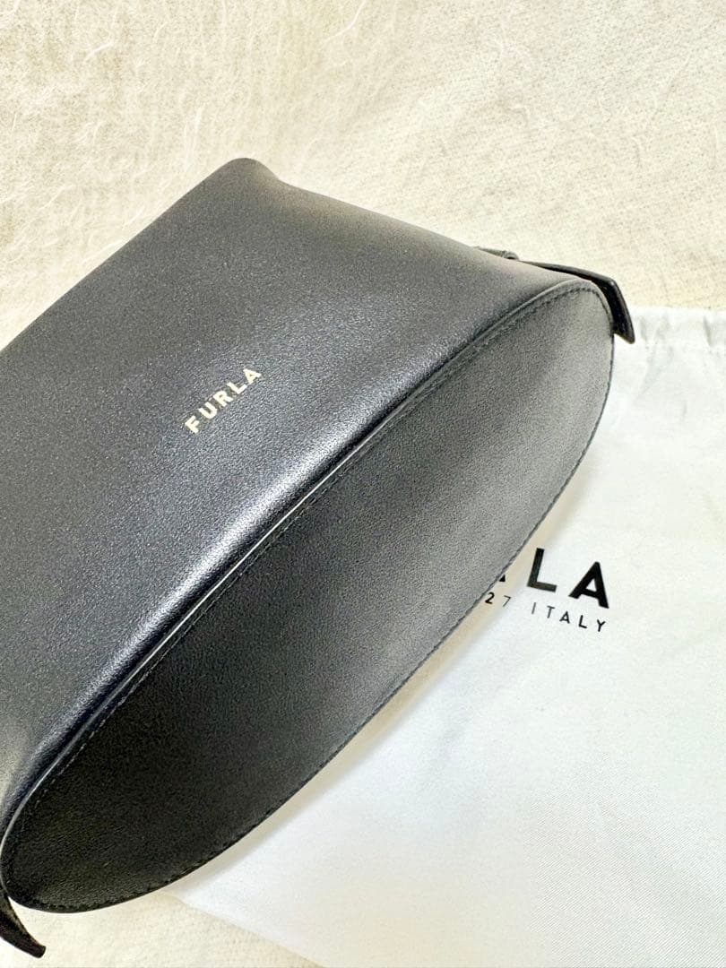 フルラ FURLA NUVOLA ミニバッグ ハンドバッグ　黒