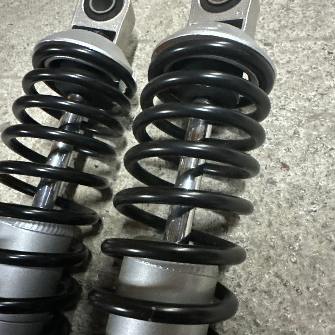 カヤバ　KYB リアサスペンション