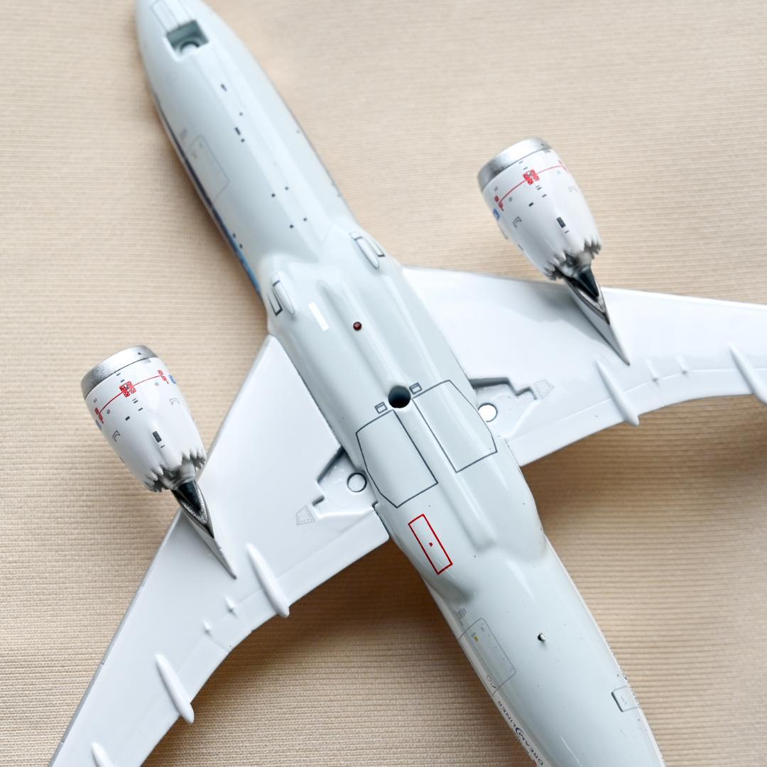 ANA B787-8 成田市制施行70周年 ギア着脱可 1/400