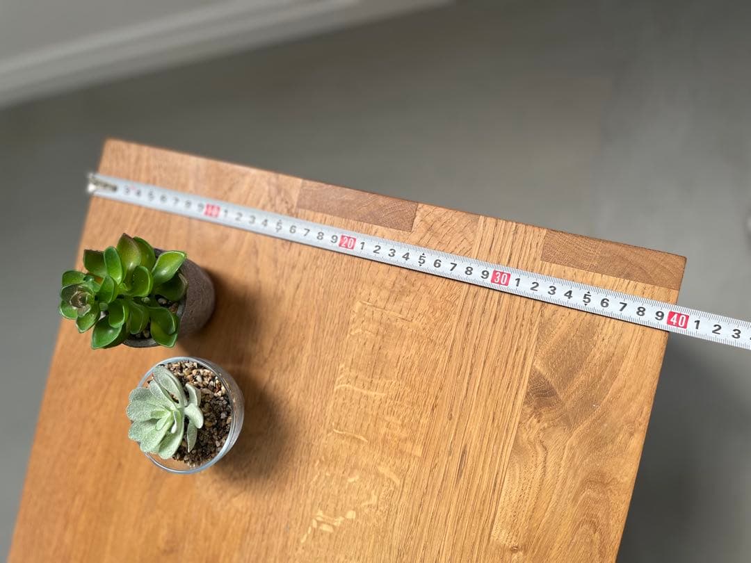 オーク無垢材の木製サイドテーブル