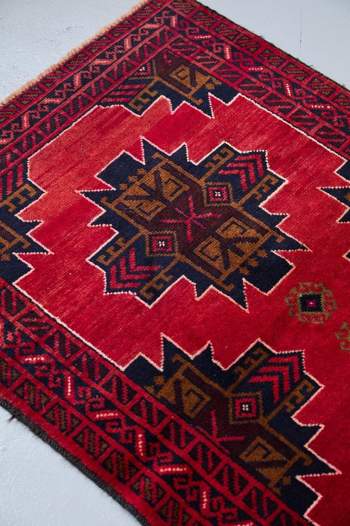 ヴィンテージラグ　トライバルラグ　バルーチ族　ウール（135×87cm）濃茶・赤