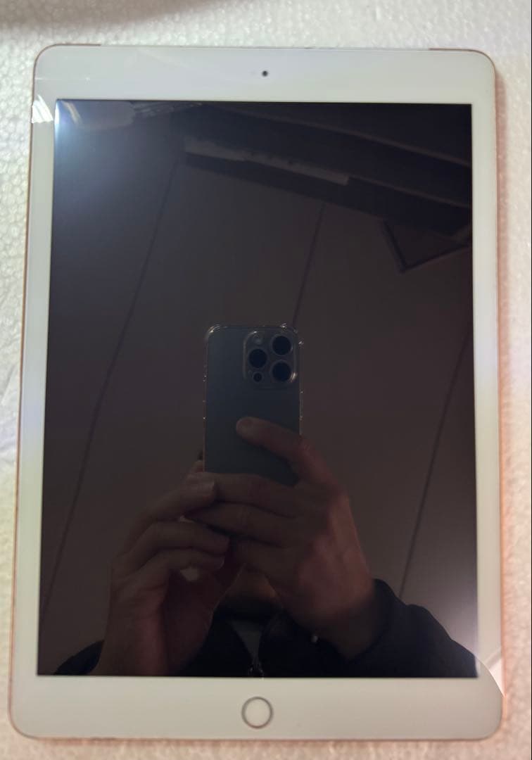 iPad 第8世代 32GB ゴールド Wi-Fi＋セルラーモデル