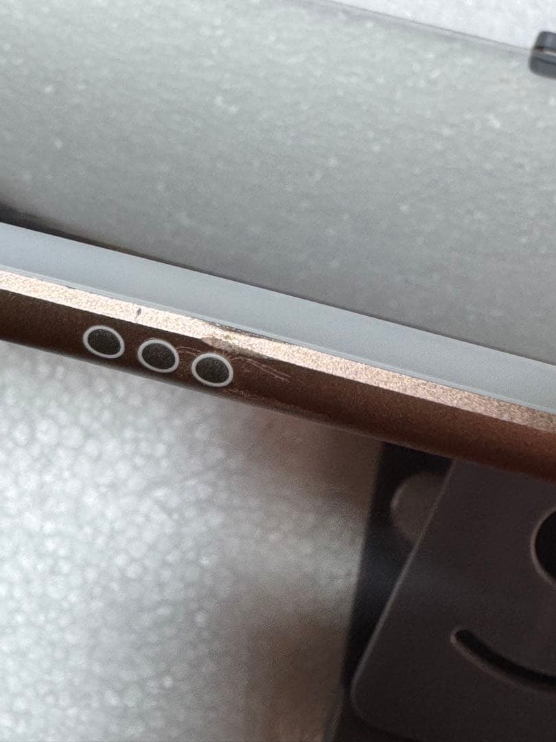 iPad 第8世代 32GB ゴールド Wi-Fi＋セルラーモデル