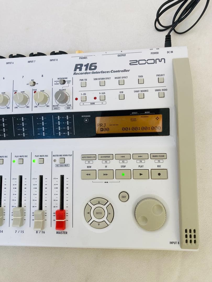 ZOOM　R16　マルチトラックレコーダー　オーディオインターフェース　音楽制作