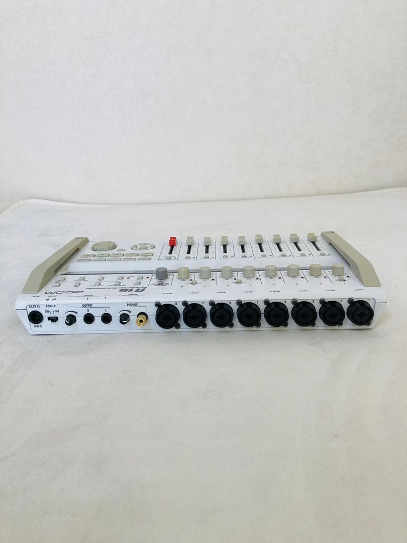ZOOM　R16　マルチトラックレコーダー　オーディオインターフェース　音楽制作