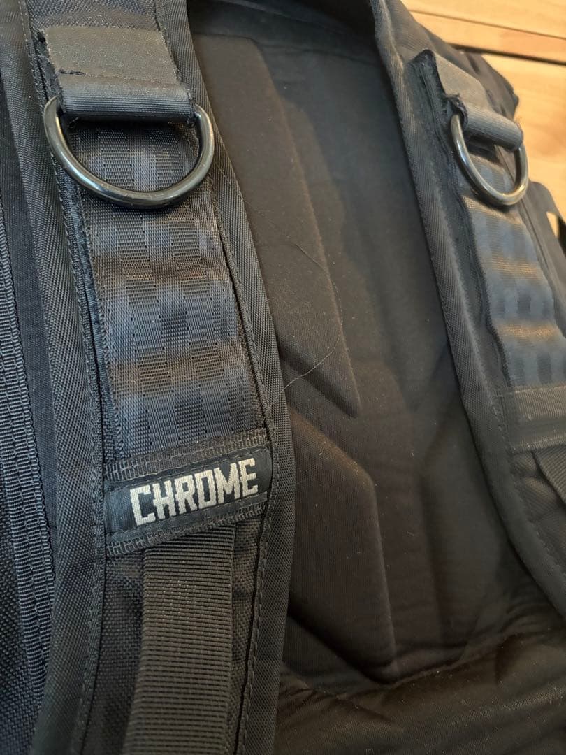 Chrome ブラック メッセンジャーバッグ ワルシャワ ミディアム