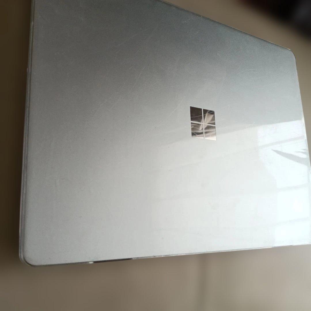 美品Microsoft Surface Laptop Go2