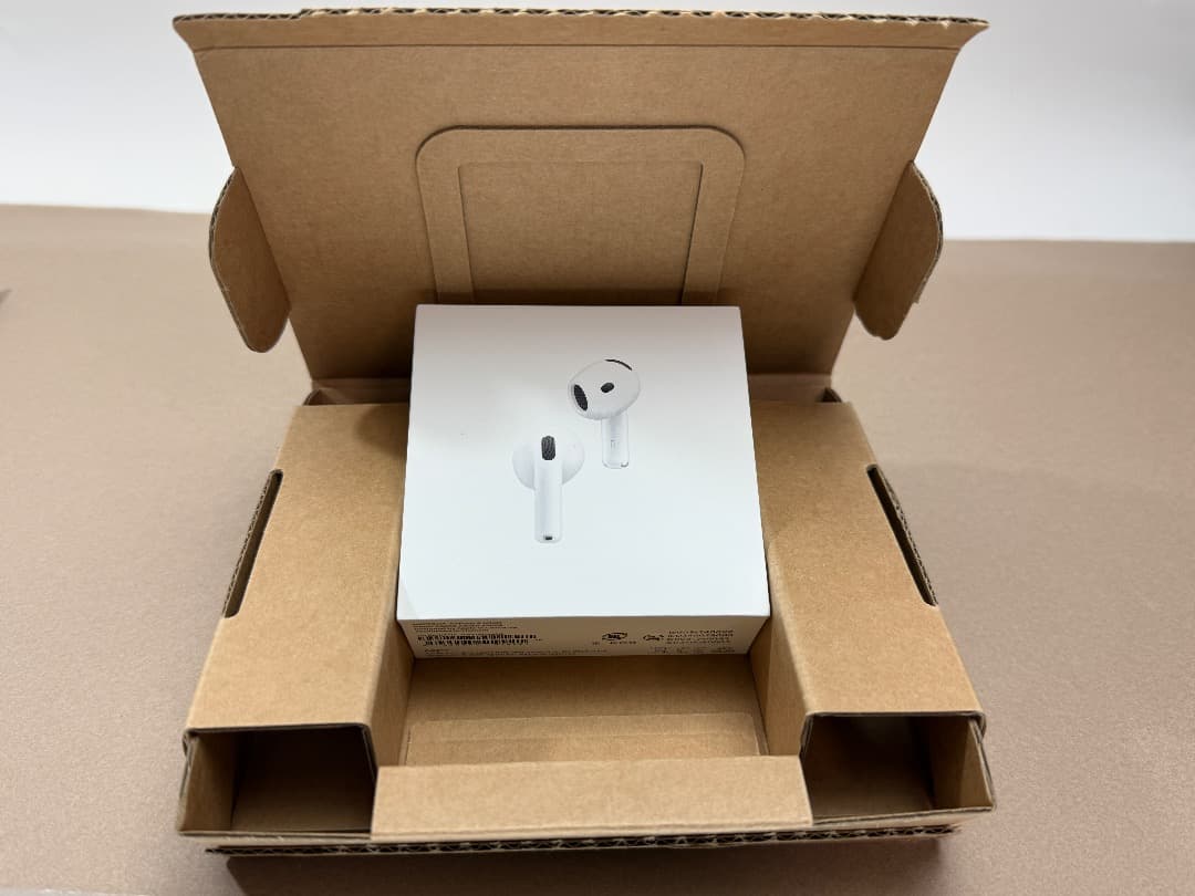 美品　Apple AirPods 4 (ANC)