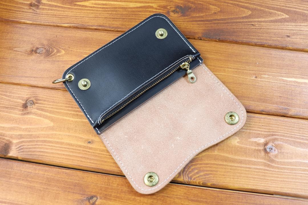 ミドルラッカーウォレット　栃木レザー 真鍮 3層収納たっぷり