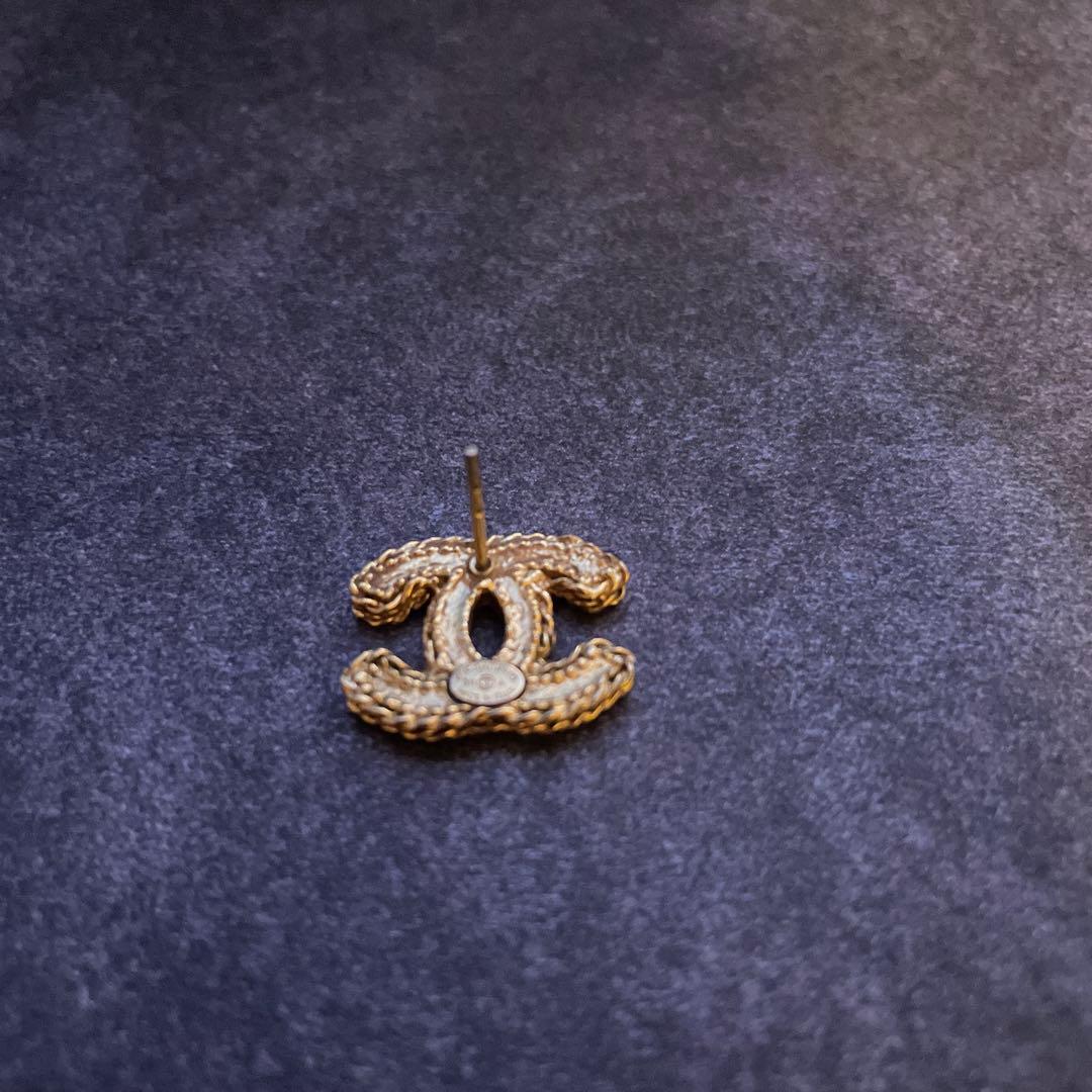CHANEL ゴールドロゴピアス