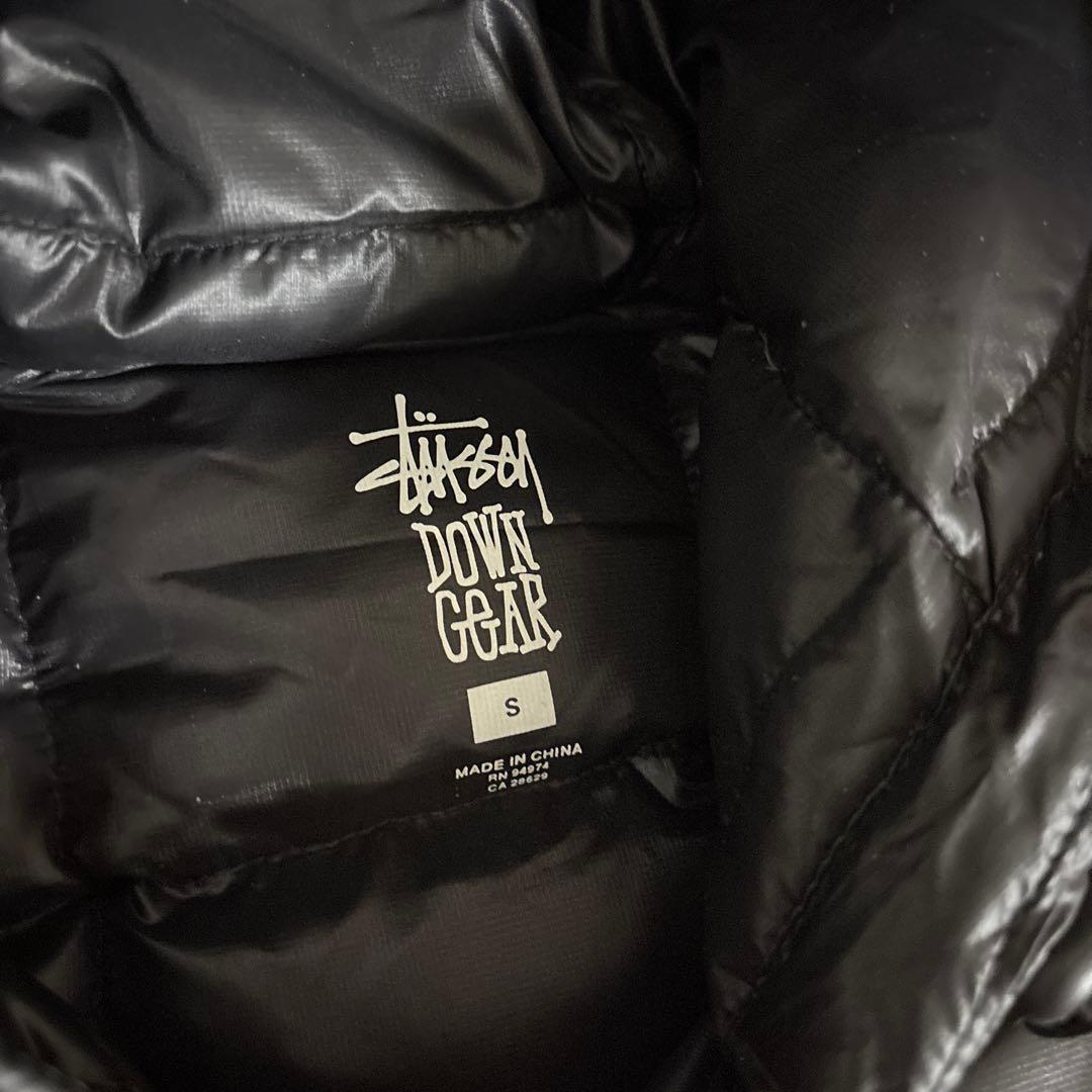 STUSSY MIDWEIGHT HOODED PUFFER ブラック