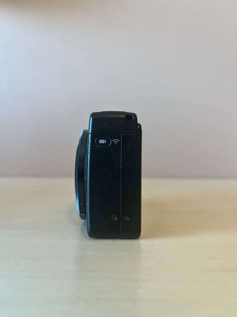 RICOH GRⅢ 本体と付属品（予備バッテリー、充電器あり）