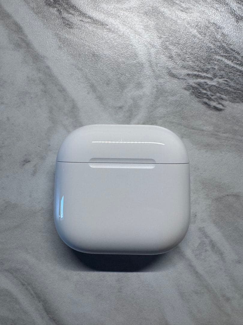 【美品】Apple AirPods4 (第4世代) ノイキャン付