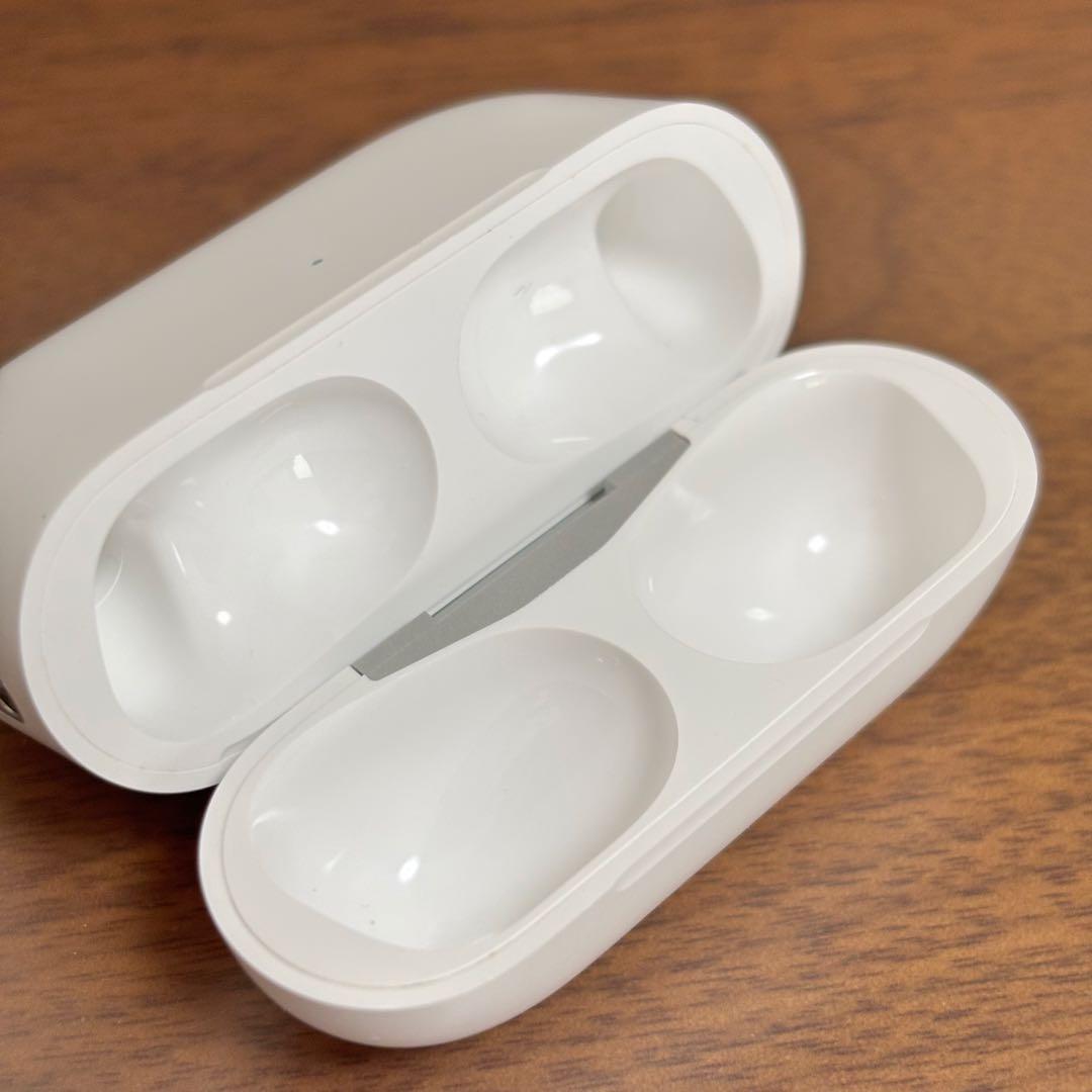 AirPods Pro Appleワイヤレスイヤホン　【美品】