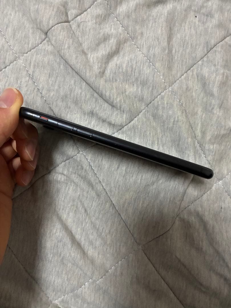 iPhone SE 第2世代 128GB ブラック SIMフリーシャッター音なし