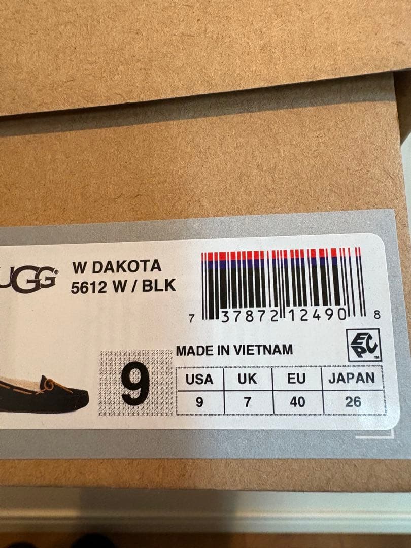 【ほぼ新品】UGG モカシン DAKOTA