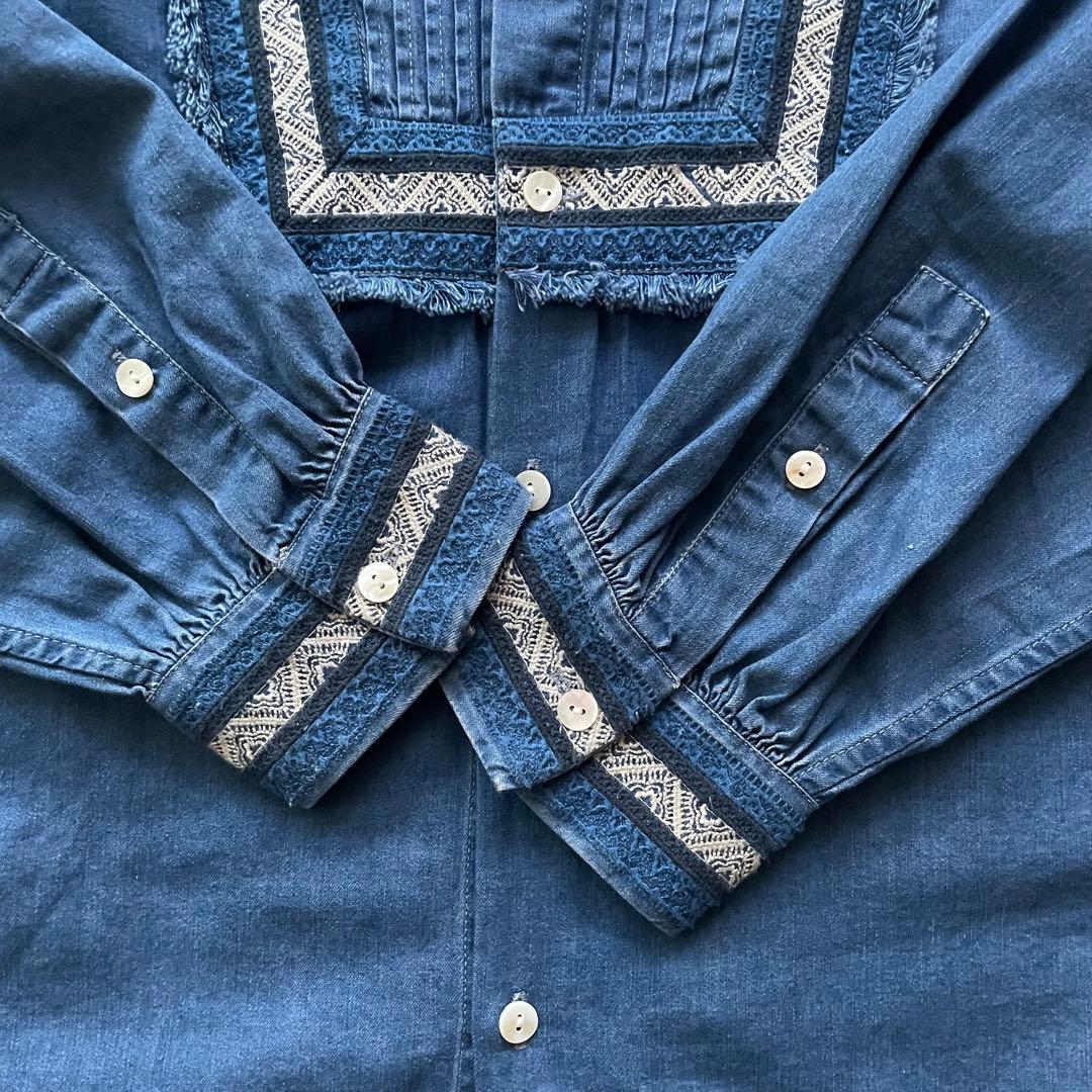 SOULEIADOラインエンブロイダリー ピンタックシャツ トゥモローランド