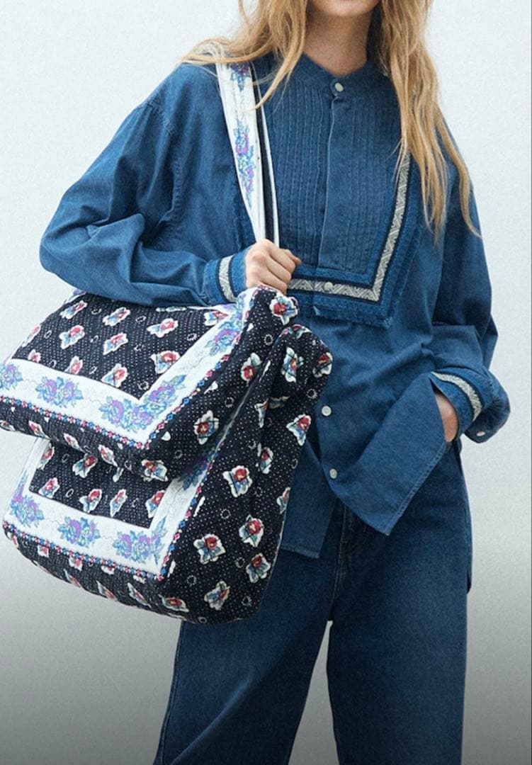 SOULEIADOラインエンブロイダリー ピンタックシャツ トゥモローランド