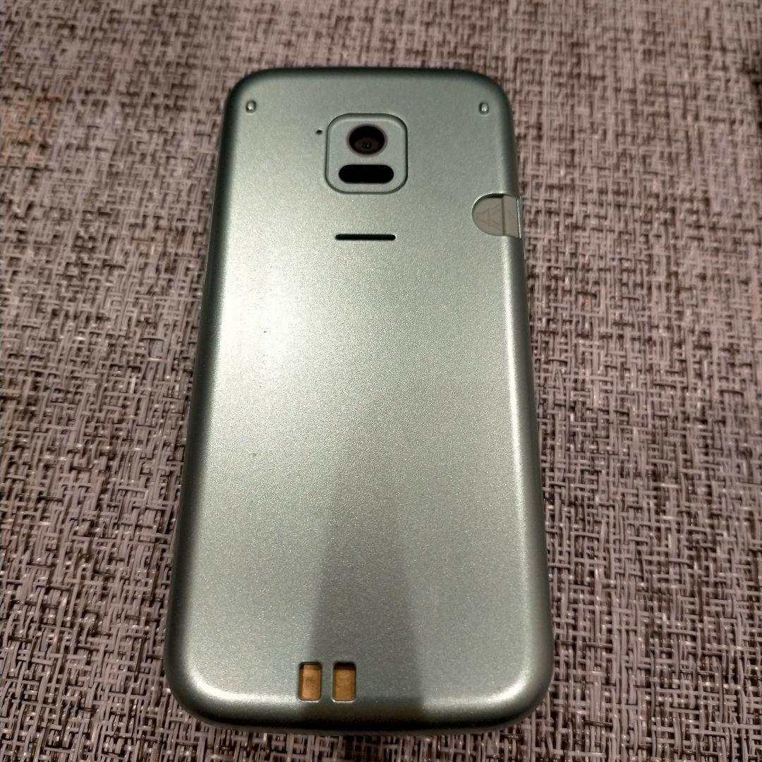 美品 らくらくフォン F-02J ドコモ純正充電器つき