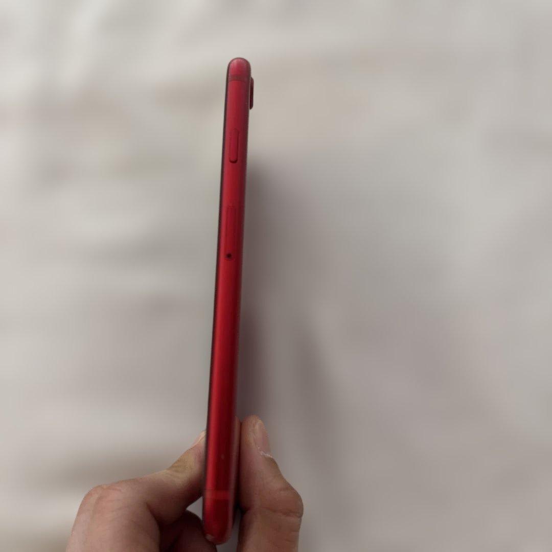 い*ご様 ［画面美品］iPhone8大きなキズなし