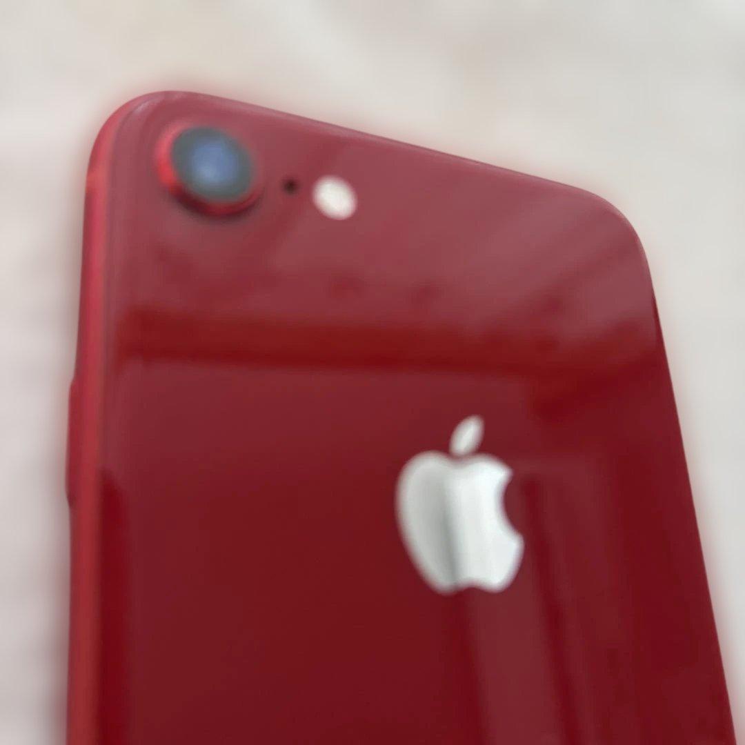 い*ご様 ［画面美品］iPhone8大きなキズなし