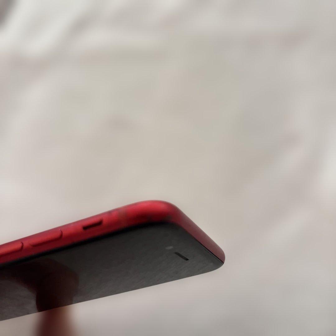 い*ご様 ［画面美品］iPhone8大きなキズなし