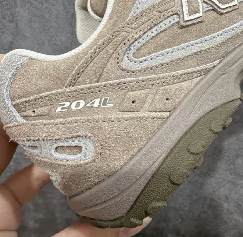 New Balance U204LMMAマッシュルーム／アリッドストーン