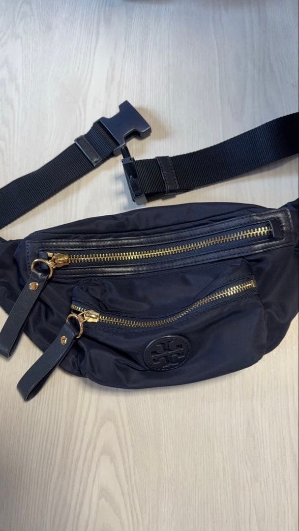 トリバーチ　ウエストポーチ