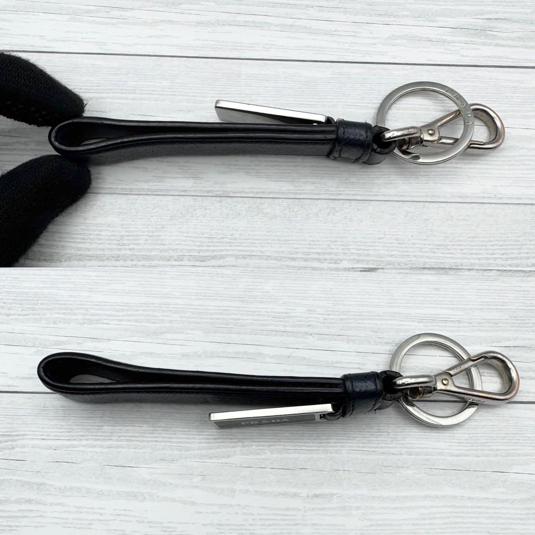 【美品】PRADA　サフィアーノレザー　キーホルダー　　レザー ネイビー