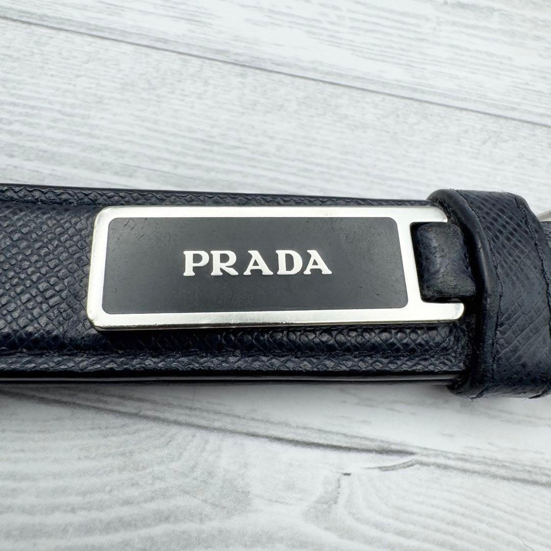 【美品】PRADA　サフィアーノレザー　キーホルダー　　レザー ネイビー
