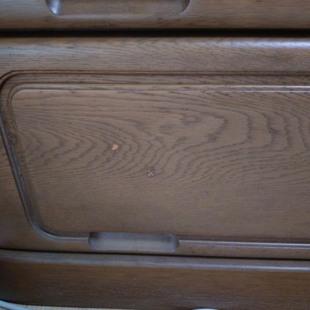 ナラ材のチェスト