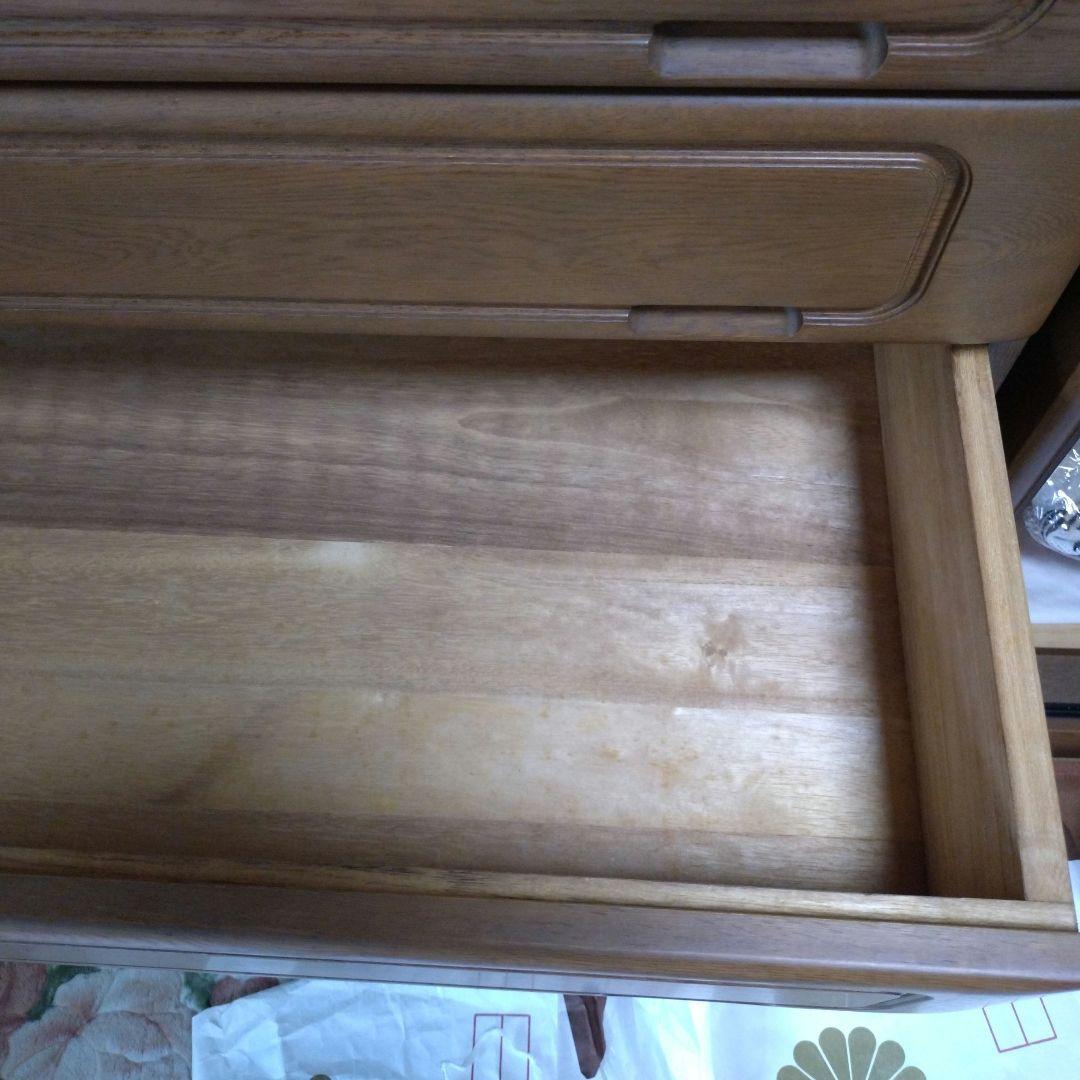 ナラ材のチェスト