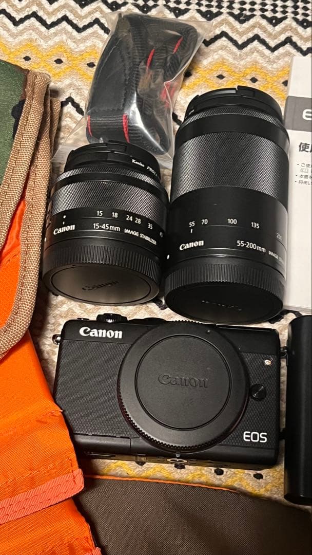Canon EOS M100 ミラーレスカメラ　Wズームキット BK