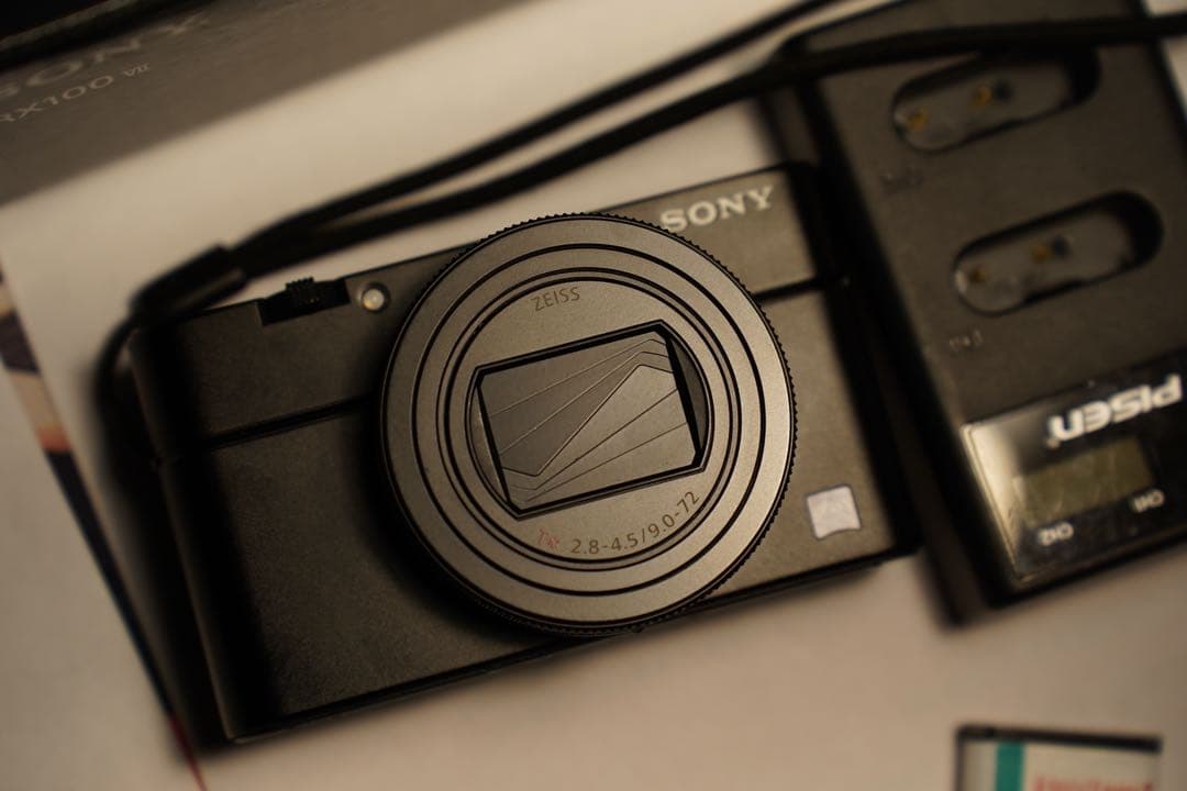 【訳あり/実用品】元箱付SONY RX100M7 バッテリー3個＋充電器