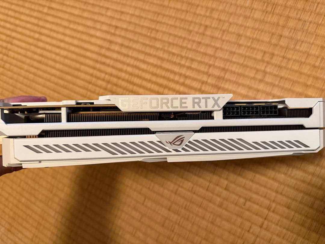 グラフィックボード・グラボ・ビデオカード ASUS ROG STRIX RTX3080 O10G WHITE