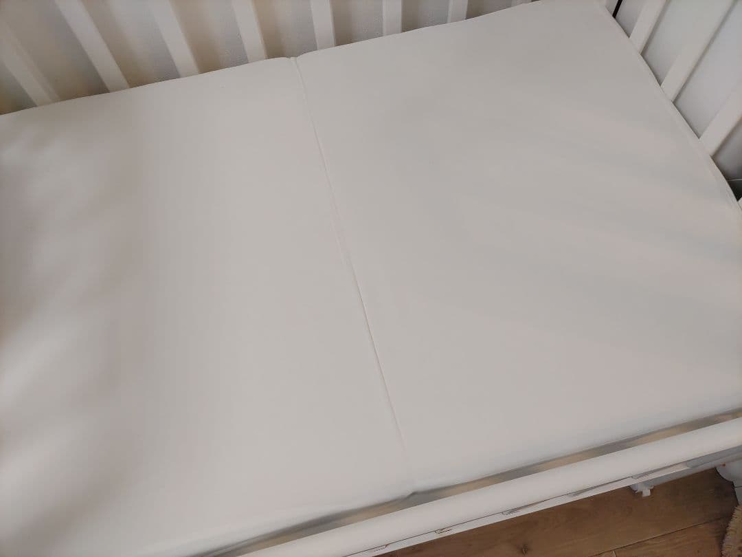 美品　カトージ　ミニ　ベビーベッド　白　直接引き取り可　お届けも可（場所による）